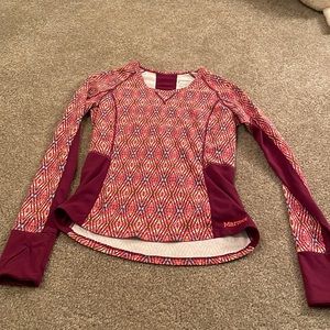 Women’s XS Marmot shirt in fun design!
